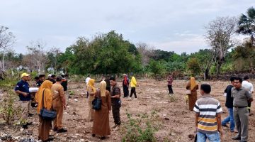 BUPATI TINJAU LOKASI GEMERLAP DAN PERSIAPAN HARI JADI KEPULAUAN SELAYAR DI DESA MEKAR INDAH, KEC. BUKI